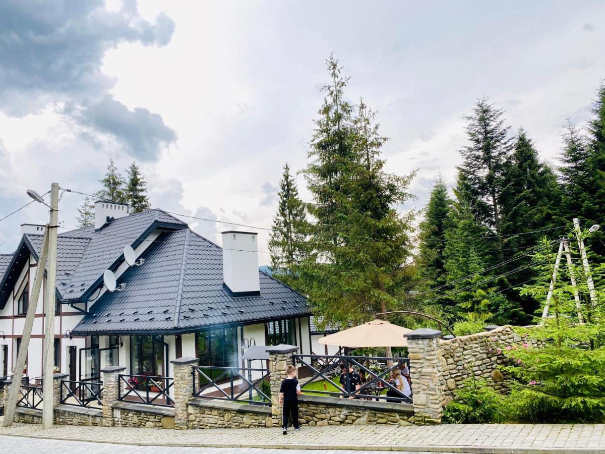 Феєрія Лісу Aparthotel Skhidnytsia Exteriör bild