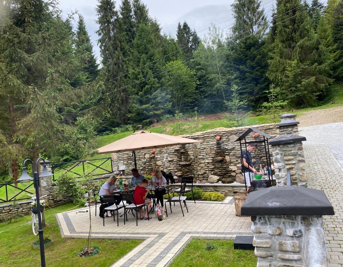 Феєрія Лісу Aparthotel Skhidnytsia Exteriör bild