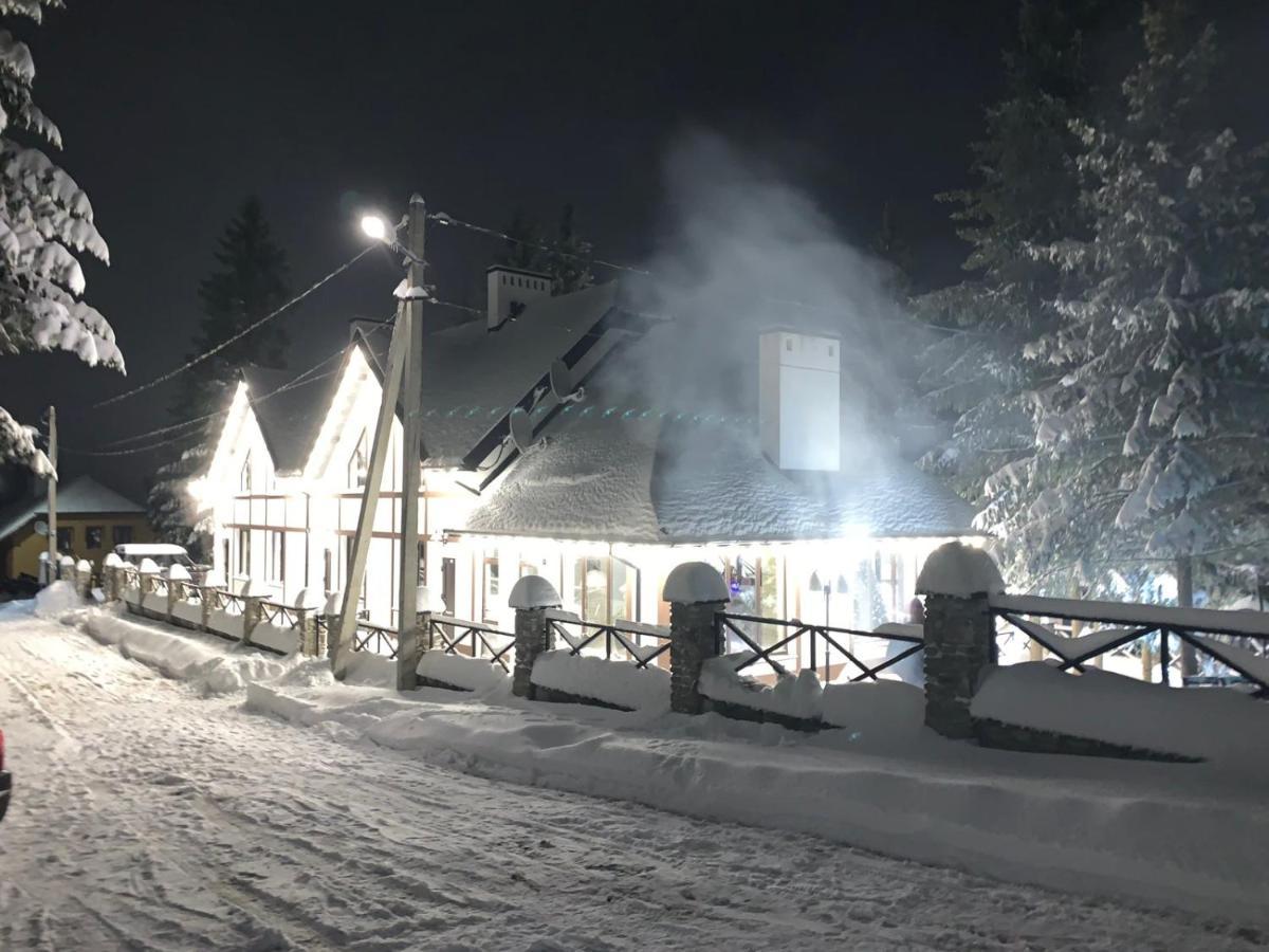 Феєрія Лісу Aparthotel Skhidnytsia Exteriör bild